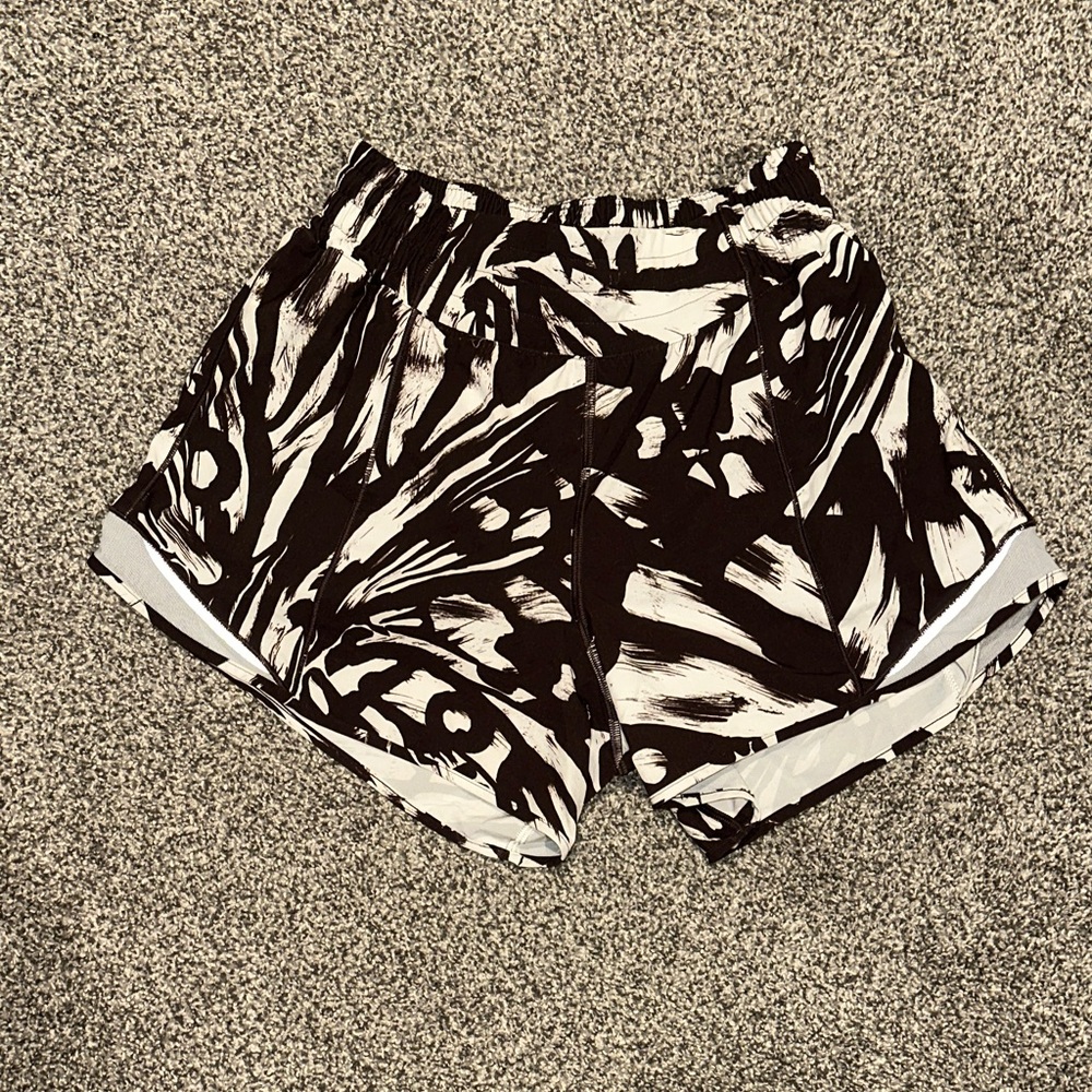 Lululemon Brown and White hottie hot Women's Shorts size 6